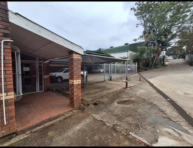 900M² WAREHOUSE TO LET IN MEISIES HALT